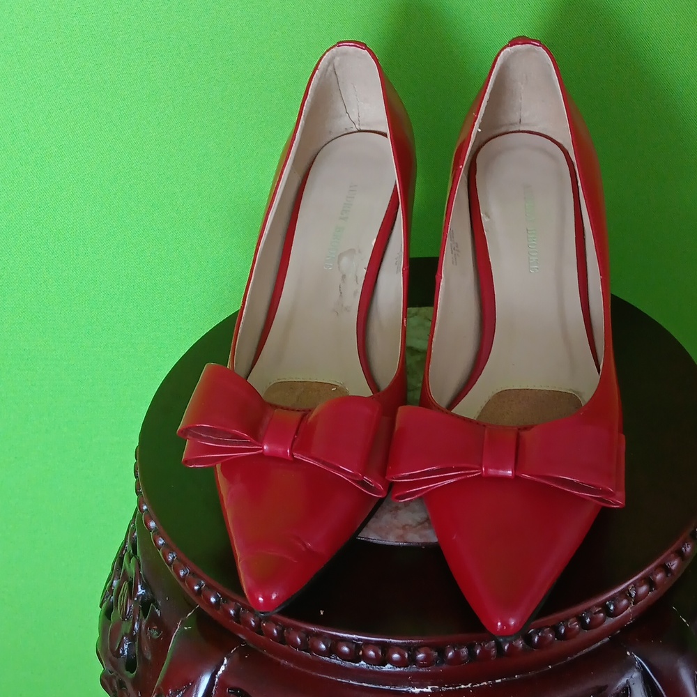 Audrey Brooke Red Bow Pumps,Sz. 7 1/2